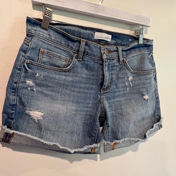 Loft, Denim shorts. Size 0/25 - Picture 2 of 6